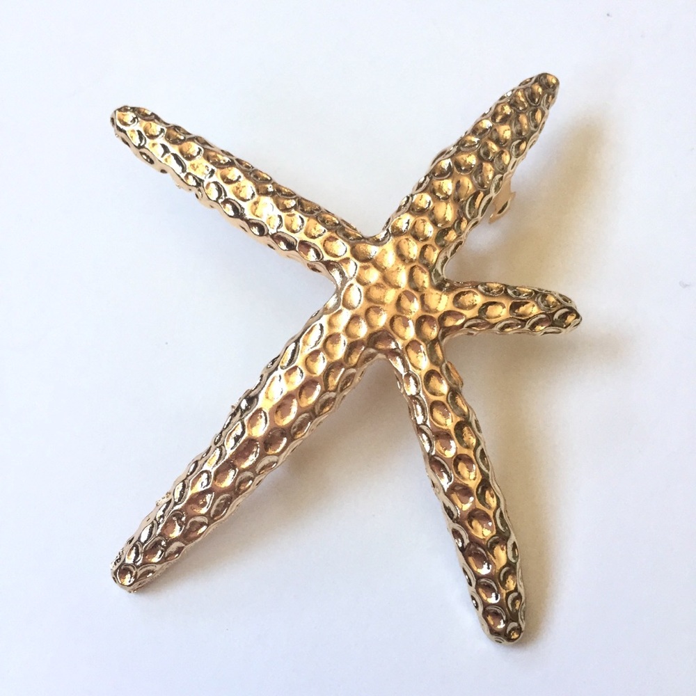 *LAST ONE!* Gold Starfish Hair Clip